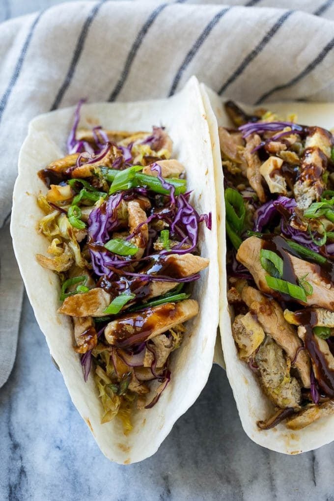 Moo Shu Chicken Recipe | Easy Chicken Recipe | Asian Chicken Recipe | Take Out Recipe | Easy Dinner Recipe #chicken #stirfry #mooshu #dinner #uzhal Moo shu chicken inside pancakes with hoisin sauce.
