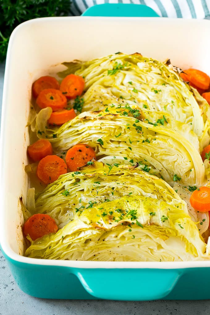 Braised Cabbage Recipe | Easy Cabbage Recipe #cabbage #lowcarb #keto #carrots #veggies #vegetarian #dinner #uzhal Braised cabbage, carrots and onions, topped with parsley.