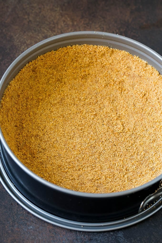 Pumpkin Pie Cheesecake Recipe | Pumpkin Cheesecake #cake #cheesecake #pumpkin #fall #thanksgiving #dessert #uzhal Graham cracker crust in a springform pan.