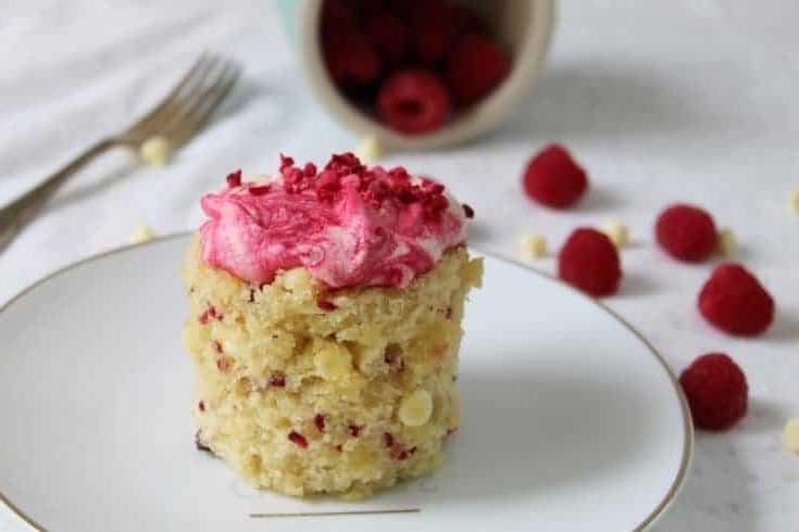 ricetta mug cake senza glutine cioccolato bianco lamponi