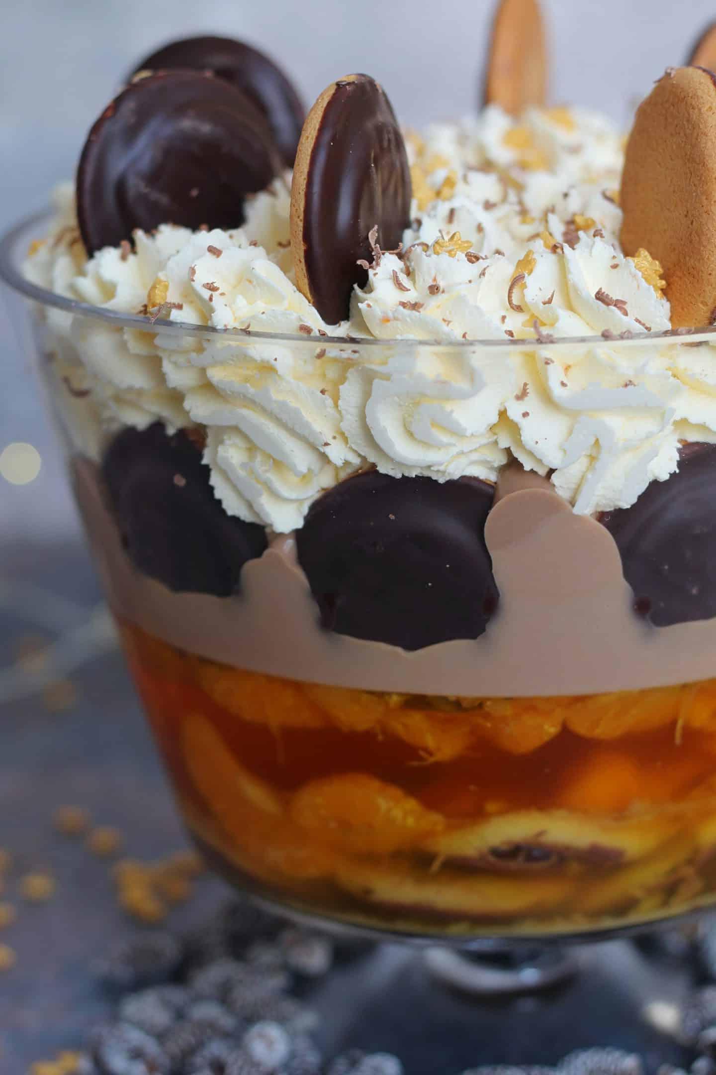 25+ Dolci Natalizi Senza Glutine 14 A gluten free Jaffa cake trifle.