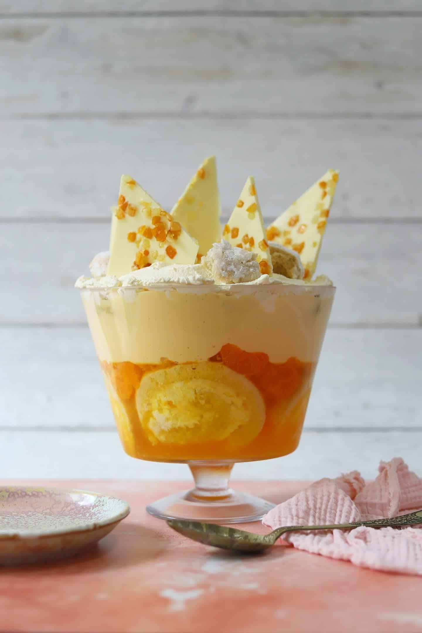 25+ Dolci Natalizi Senza Glutine 19 A luten free lemon and amaretti trifle.