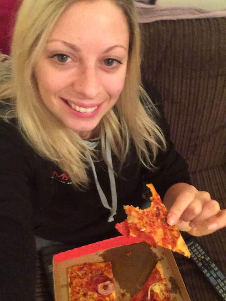 Recensione: Nuove basi per pizza senza glutine da Pizza Hut 3 Festa della pizza in pigiama!