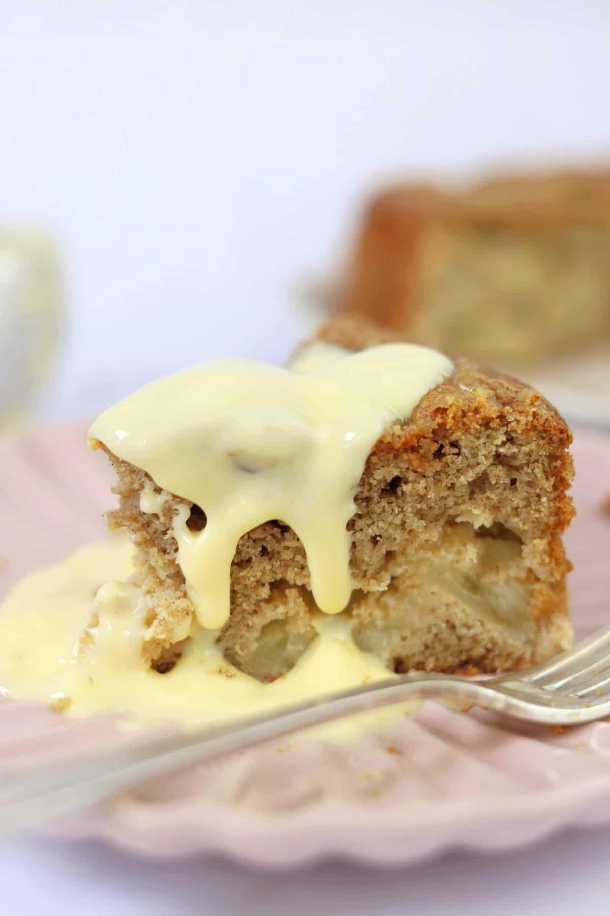 Torta di mele del Dorset senza glutine 4 Torta di Mele del Dorset senza glutine appena sfornata con copertura croccante.