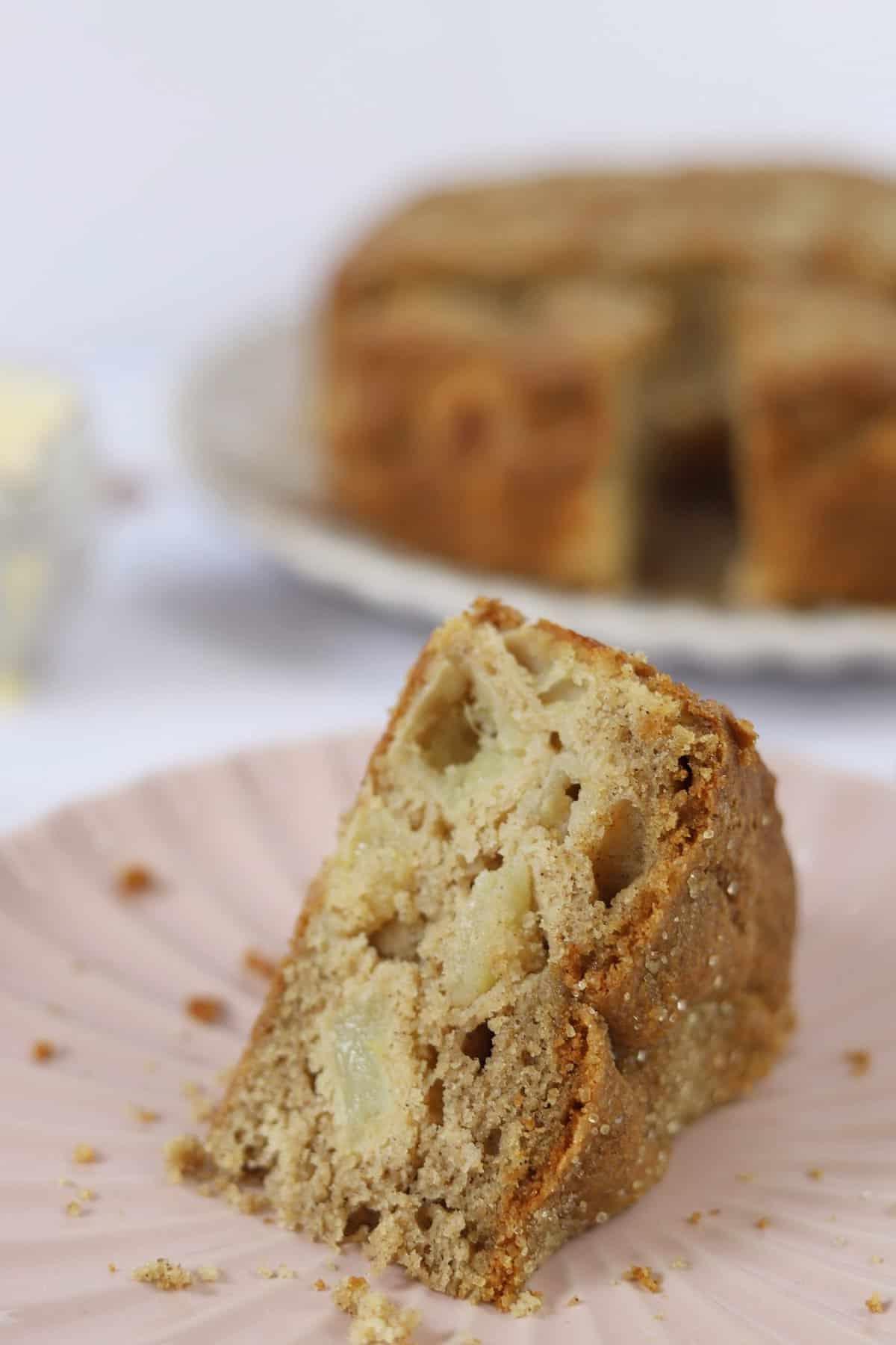 Torta di mele del Dorset senza glutine 5 Fetta di Torta di Mele del Dorset senza glutine, perfetta per il tè pomeridiano.