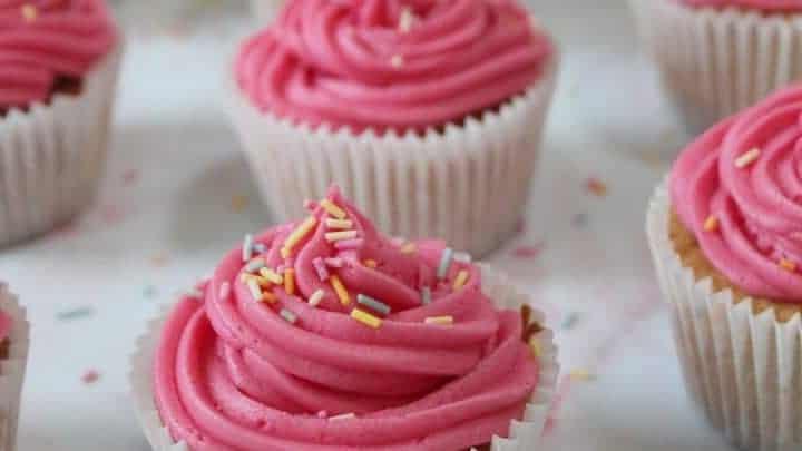 Cupcake alla vaniglia senza glutine con glassa al burro