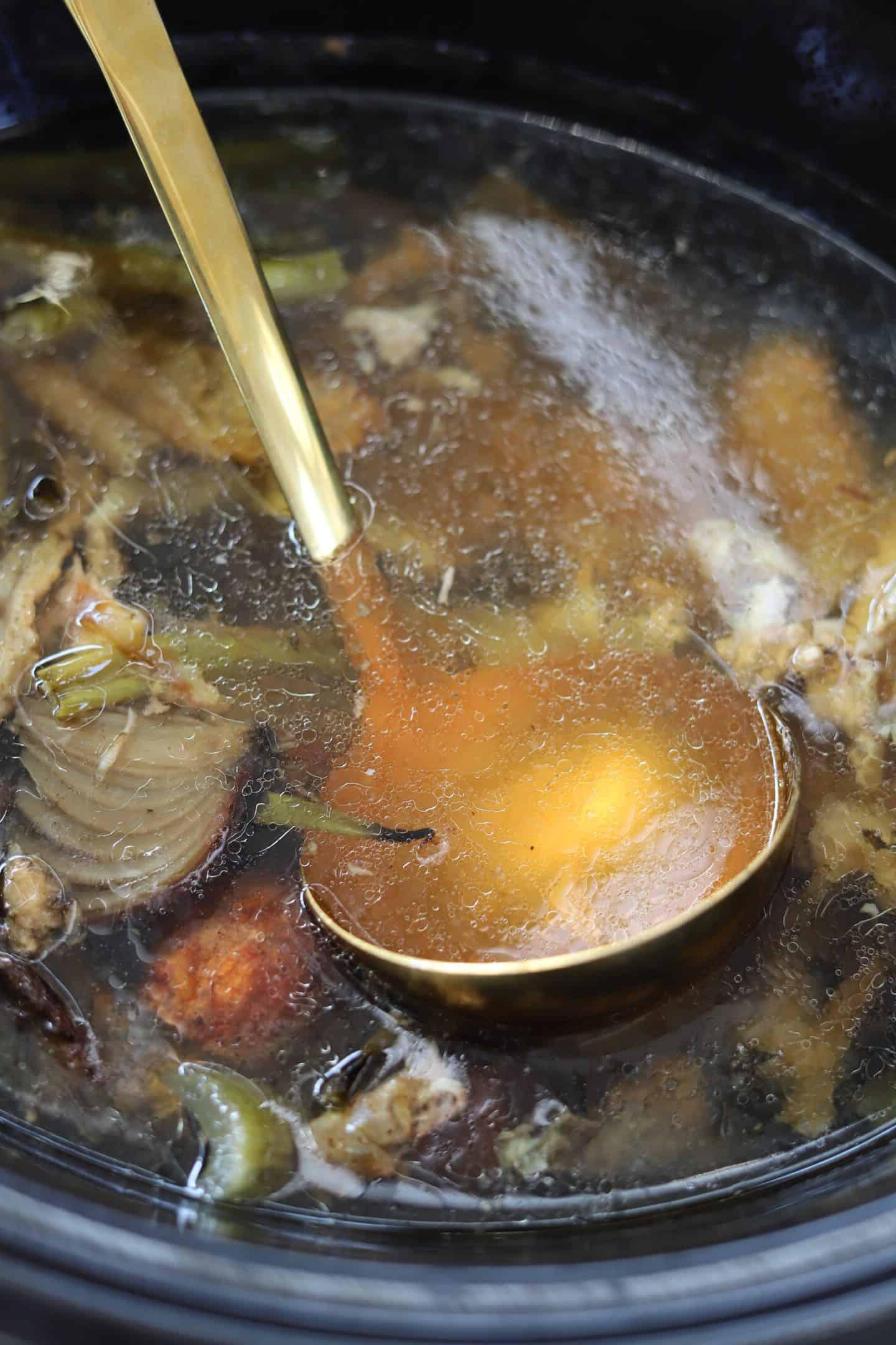 Brodo di Pollo Senza Glutine 3 Ricetta brodo di pollo senza glutine nella slow cooker