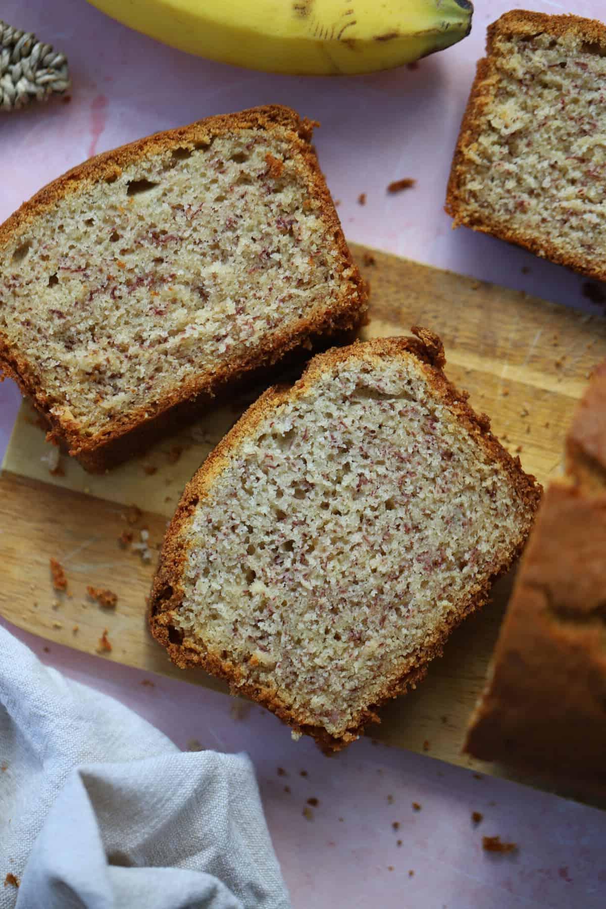 Banana Bread Senza Glutine 3 Fette di banana bread senza glutine.