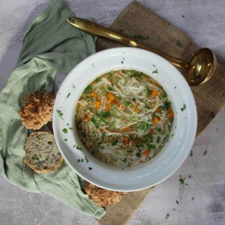 Minestra di pollo e pasta a cottura lenta 4 Zuppa di Pollo con Noodles Senza Glutine e Lattosio - Ricetta Slow Cooker