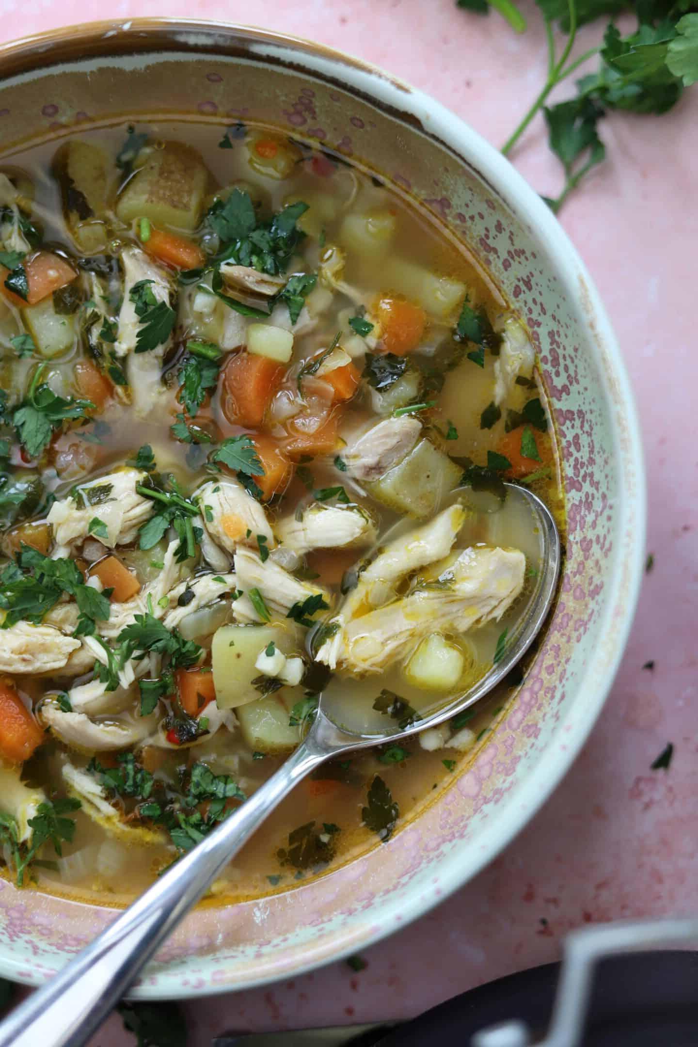 Zuppa di Pollo Senza Glutine 4 Zuppa di pollo senza glutine con pollo sminuzzato