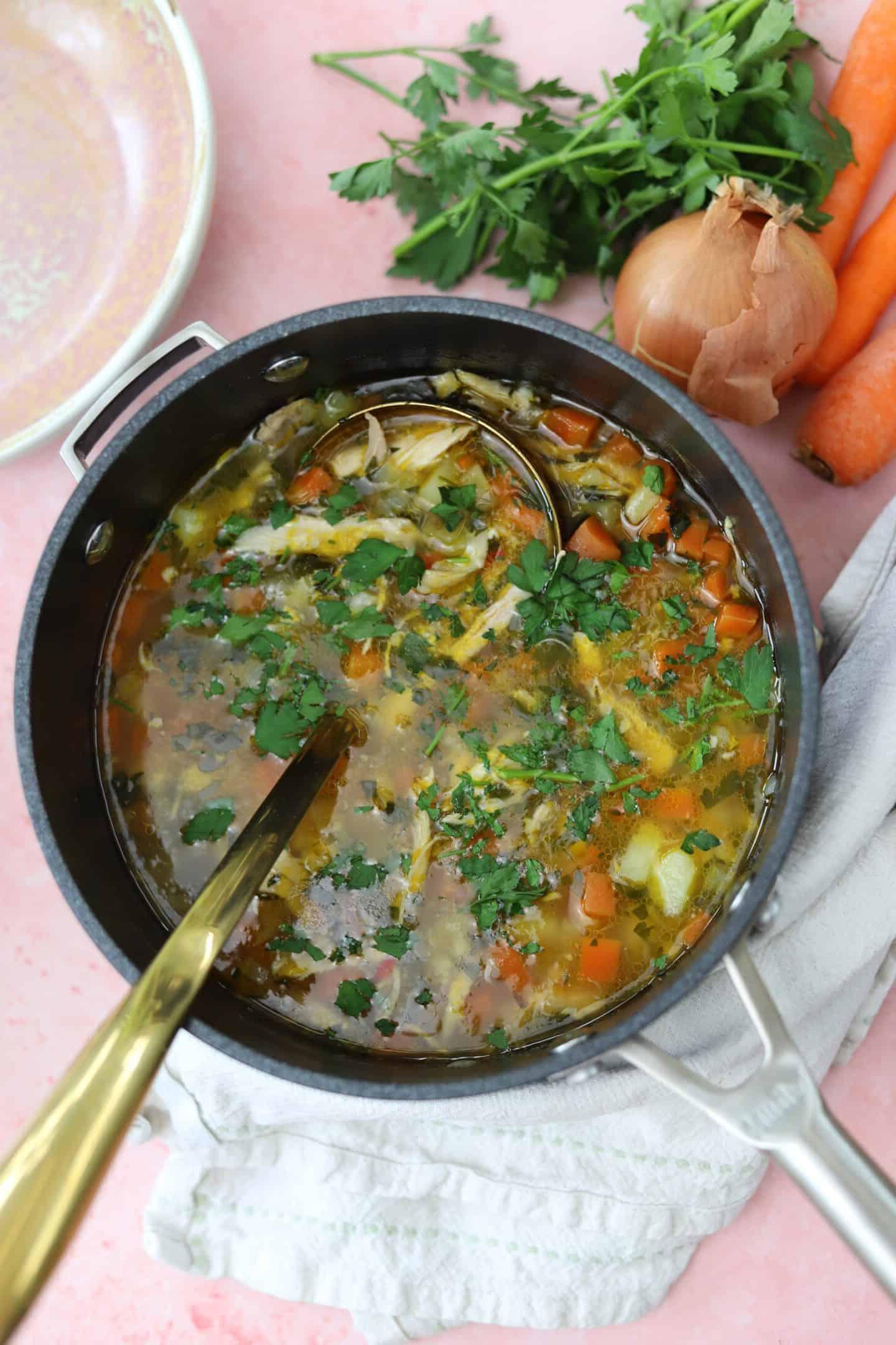 Zuppa di Pollo Senza Glutine 6 Zuppa di pollo senza glutine in ciotola