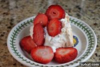 Dreamy Fruit and Cream Meringue Bites