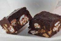 No-Bake Rocky Road Graham Squares