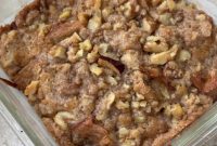 Effortless Applesauce Crumble Cake