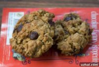 Hearty Granola Oatmeal Chocolate Chip Cookies