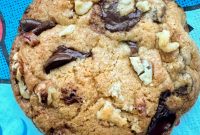 Giant Chocolate Chip Cookies