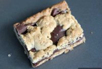 Oatmeal Fudge Swirl Bars