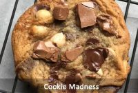 Wide & Chewy Chocolate Chunk Giants