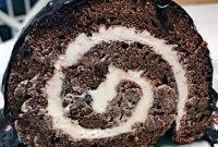 Dreamy Hot Cocoa Cake Roll