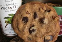Chocolate Chip Cookies with Crunchy Roasted Pecans