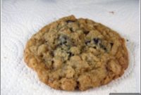 Frog Commissary Classic Oatmeal Chocolate Chip Cookies