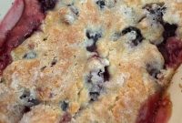 Sweetly Glazed Blackberry Cobbler