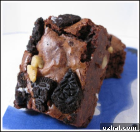 banana oreo brownies, fudgy texture
